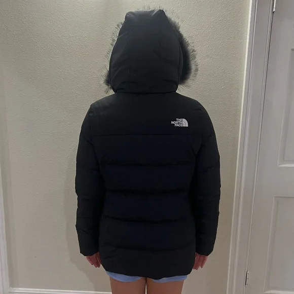 COPY - THE NORTH FACE GOTHAM PUFFER JACKET WITH HOOD AND DETACHABLE FUR - Picture 13 of 15